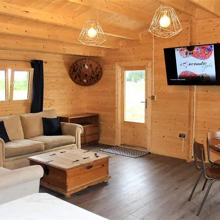 Stunning 5-Bed Cabin In Ashton Under Hill Evesham Exterior photo