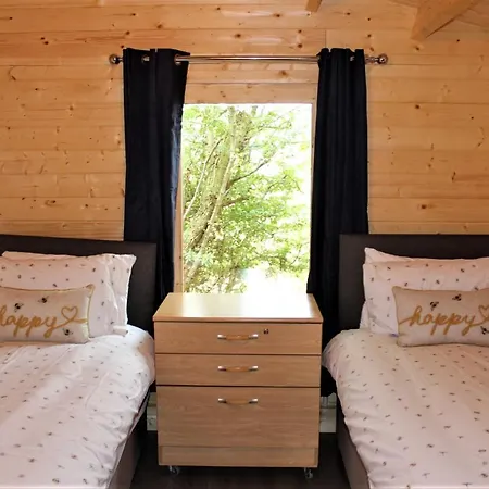 Stunning 5-Bed Cabin In Ashton Under Hill Evesham Exterior photo