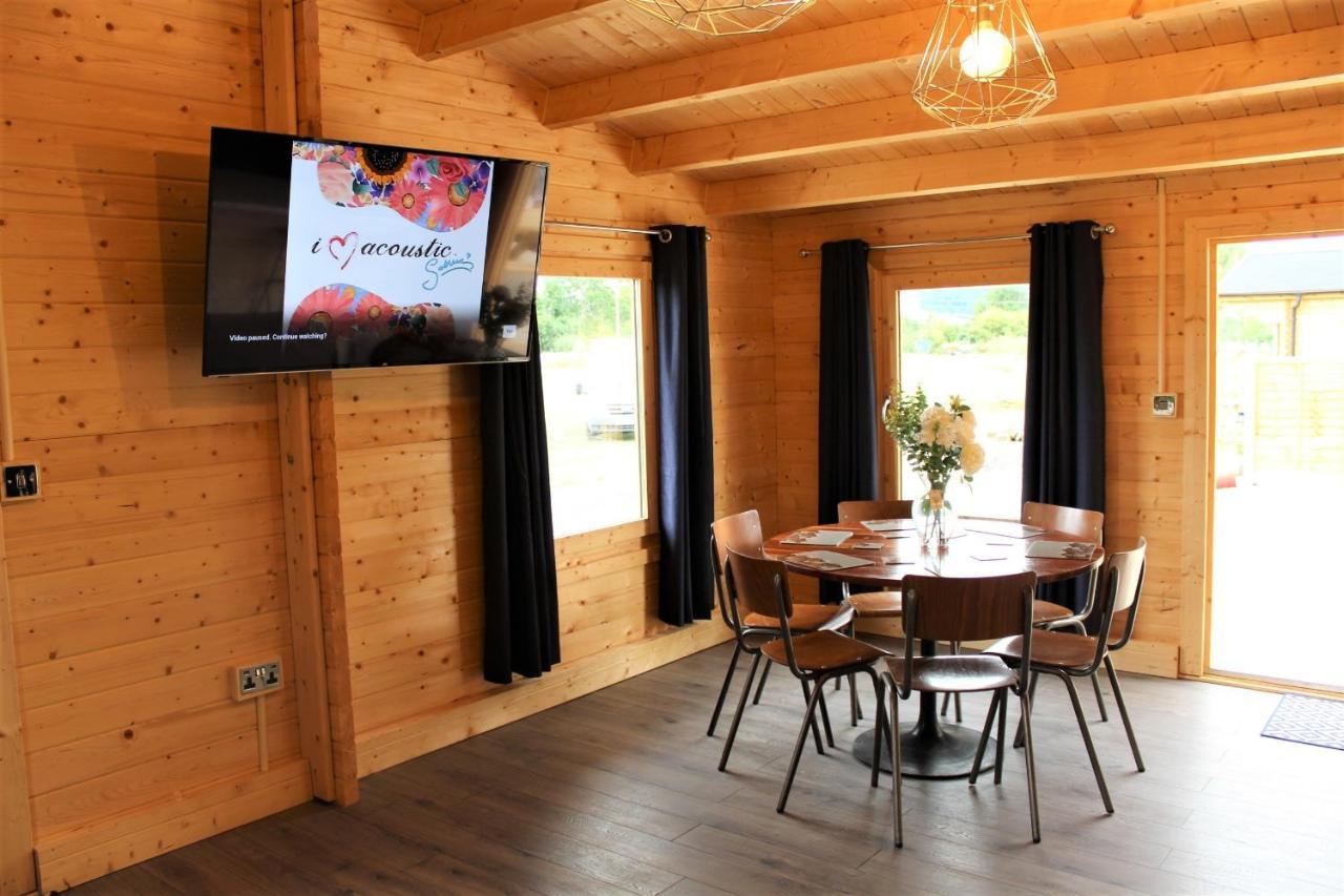 Stunning 5-bed In Ashton Under Hill Holiday home
